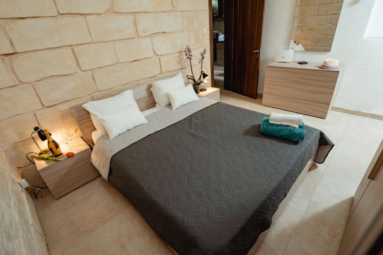 Classic 2bdr Designer Home! Close To Sea Appartement *